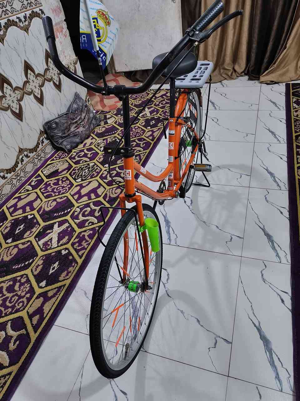 السلام عليكم بايسكل للبيع نظيف حجم 26 موديل 22 كان بغداد سعر 100% تواصل على الرقم***********
