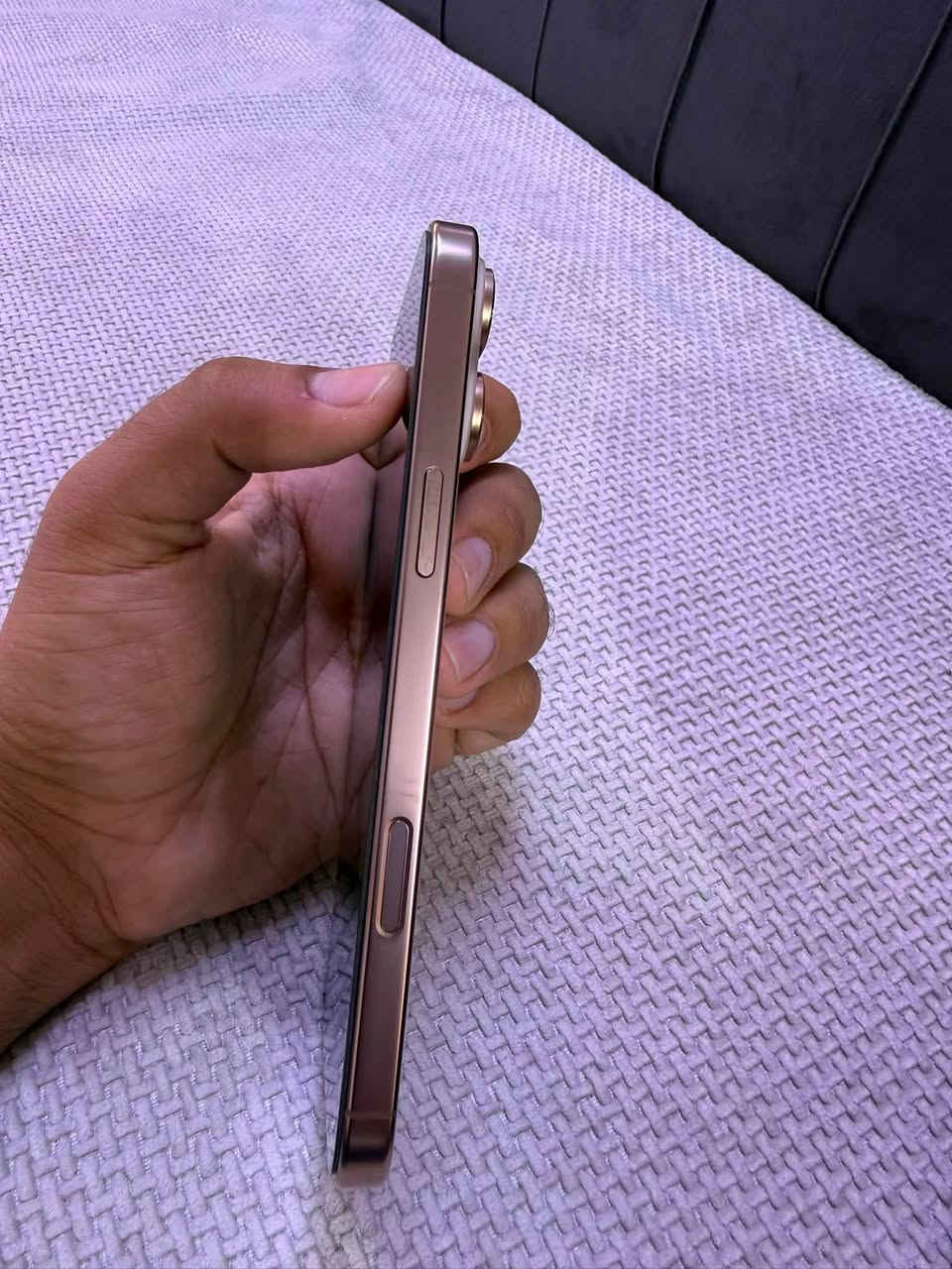 السلام عليكم ايفون ١٦ برو ماكس
 بطاريه ٩٠ 
الجهاز مامفتوح وجديد النضافه 100/100
وبيه مجال بسيط ***********

 السعر ١٢٧٥
