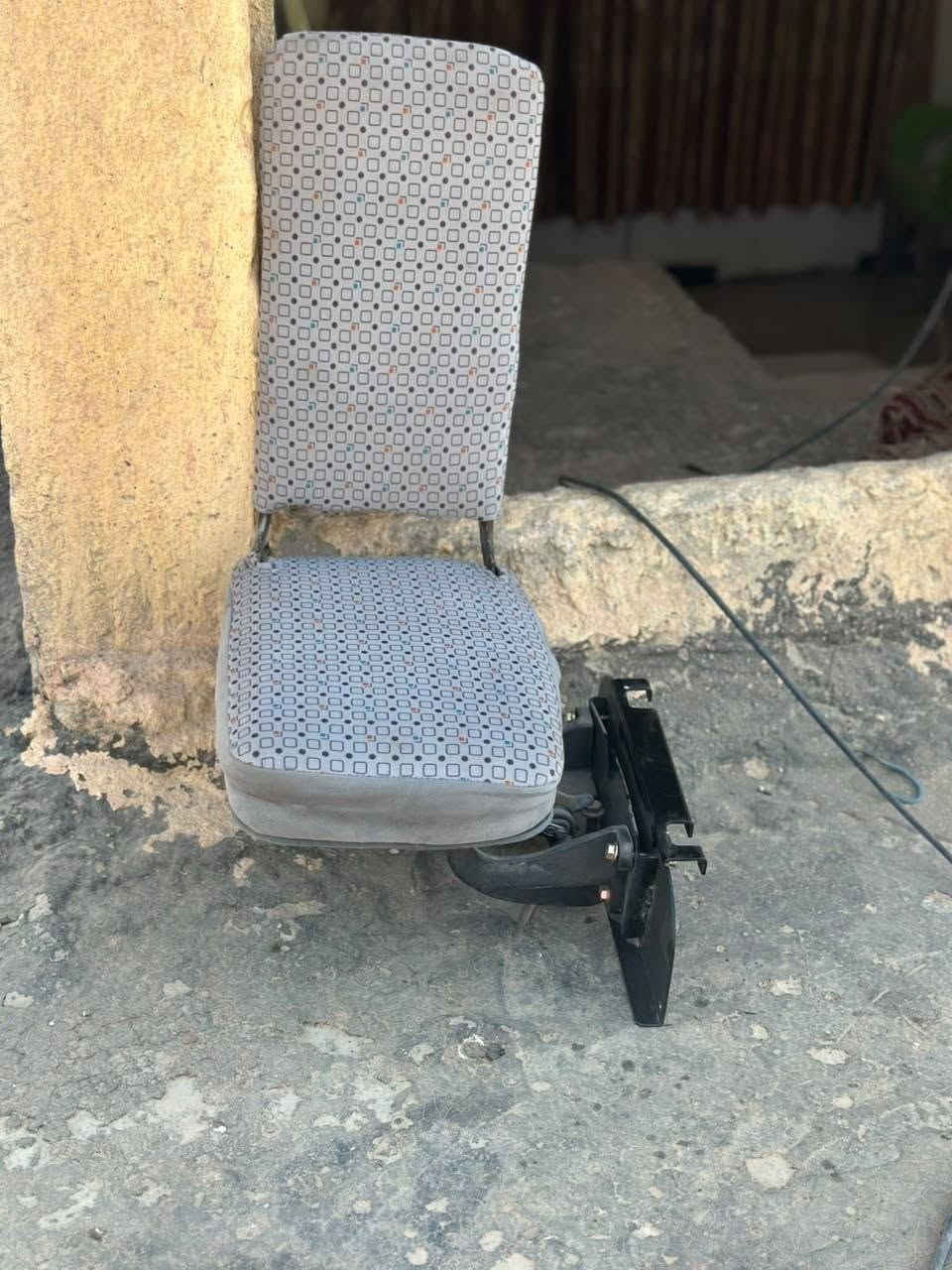 السلام عليكم
كشنات قلابيه بلممر العدد 2 ✅ 
ضهر طويل قاعده حديد مستخدمات شهر🤏 
عمل حسين القريشي✅ 
السعر 210 قفل 🔒
العنوان بغداد المدائن
***********
