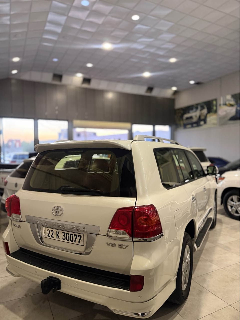 Land Gruiser 2015 
VXR V8 
153000 KM 
Fuulll 1/1 
حساس امامي و خلفي 
بصمه تشغيل عند بعد
بصمه ابواب خمسه
فتحه سلايت
كشنات جلد 
كشنات تبريد و هيتر 
تشغيل عن بعد
8 ارباگ
زراكات لايت 
مثبت سرعه
سبعه راكب
تحكمات ستيرن
تبريد مركزي 
ثلاجه 
و باقي مواصفات معروفه 

دعم +صبغ + تحويل+غرامات +وكاله + گير + مكينه + كهرباييات شرط 
مكينه ما مفتوح 

مكان سياره : دهوك 
*********** دهوك, العراق
