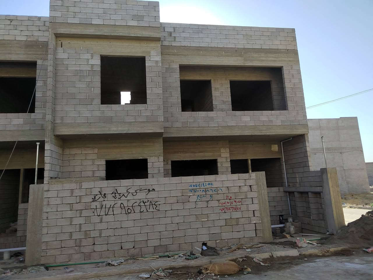 هيكلين للبيع
المساحة 100m (10x10)
الموقع الموصل حي السماح الثانية
الفرع الي مقابيل نقطة الشرطة
سند ملك صرف طابو الزهور
يتكون كل هيكل من طابقين
الطابق الاول  كراج واستقبال ومطبخ وهول وصحيات وغرفة نوم
الطابق الثاني غرفتين نوم وهول وصحيات وسطح ناصي وسطح عالي
السعر 70 وقابل للتفاوص(الخدمات كاملة)
_______________________
للاستفسار عن السعر وباقي التفاصيل مراجعة مكتب السماح
 لتجارة العقارات موصل حي السماح التسعين الاركان قرب بانزيخانه المشاعل وقرب مول العلي 2 على شارع 20 الاتصال عل الأرقام التالية

_______________________

ابو طه.  📞***********
                 ***********

ابو خالد 📞***********
                 ***********
