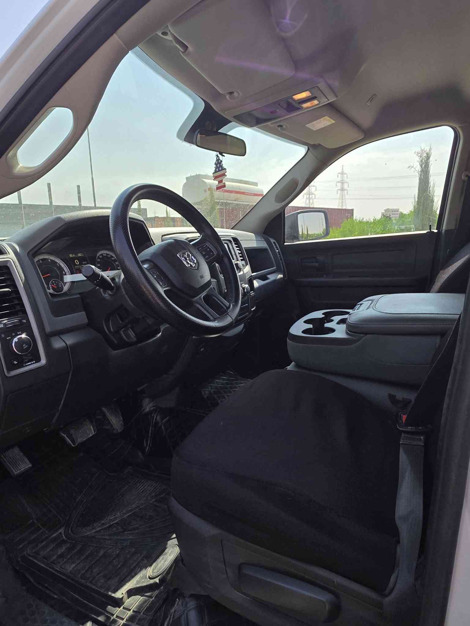 Ram classic للبيع خليجي
2018 V8 5.7 

السعر: 183$$$

ماشيه: 61 km
٨ سلندر
دبل أكسل (4x4) 
كاميرا خلفية
حساسات خلفي
مرايات جانبية  كهربائي
تحكمات ستيرن
تبريد مركزي
تحديد سرعة
٤ تايرات جديدة

سيارة كلين بدون صبغ بدون تعديل 
مكينة& كير & اكسل&  حدادية كلة بشرط

مكان سيارة اربيل
للاستفسار: ***********
