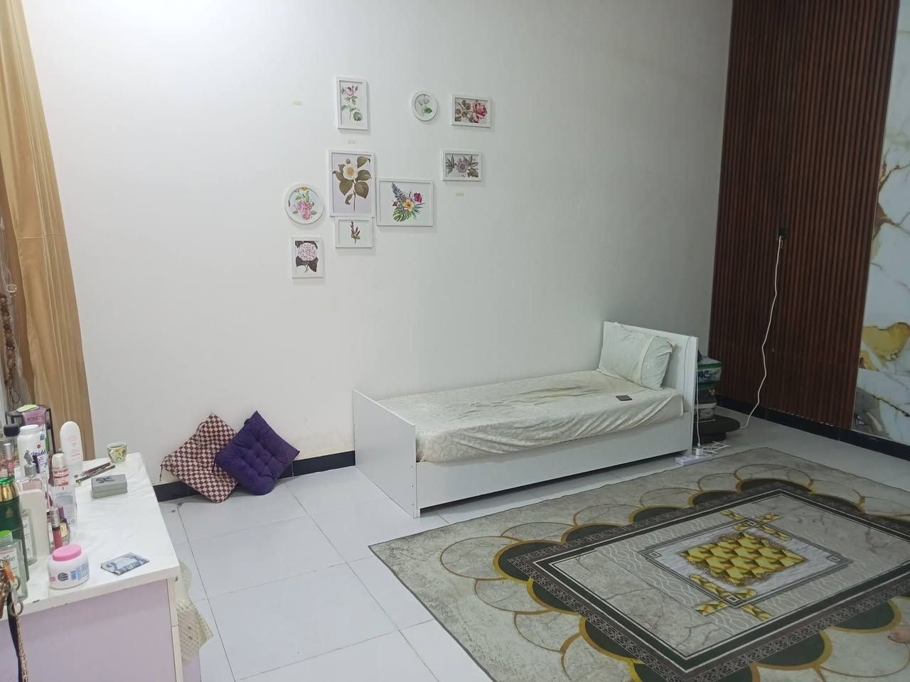 سلام عليكم بيت للبيع زراعي مساحه 200 متر بنيان جديد سنت 23 بنيانه شارع سفينه وراء جامع جعفر الصادق سعره 130 رقمي وتساب ***********
