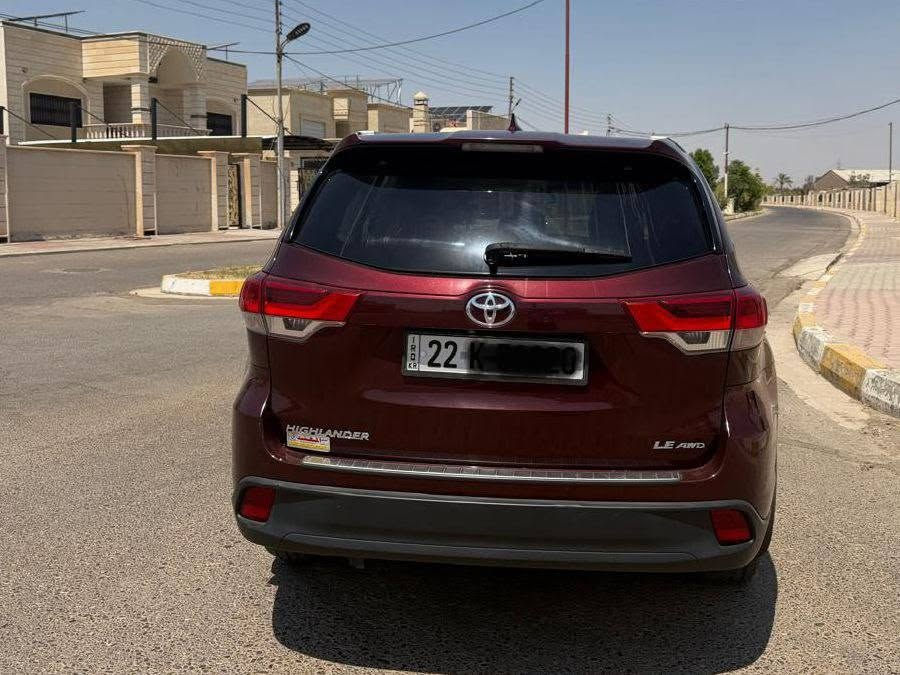 Toyota Highlander 2018 LE 🇯🇵
🚘 تويوتا هايلندر 2018 LE 🇯🇵 
🔹 4×4 
🔹 6 سلندر — محرك 3.6
🔹 7 راكب
🔹 3 قطع تبريد
🔹 رقم أربيل / بأسمي السنويه  [2030]
🔹 ضرر [ بنيد فقط ]
🔹 اللون: ماروني
🔹 داخلية جلد أسود
🔹 شاشة + تحكمات ستيرن
🔹 ABS +
 مثبت سرعه وتحديد مسار 
+ مانع انزلاق + نظام منحدرات + 
SNOW للثلوج 
🔹 3 أنظمة قيادة: Sport / Normal / Eco

السيارة استخدام شخصي وحالتها جيده ..

💰 السعر: [216$] 
🔥 السعر قابل للتفاوض للجادين بعد المعاينة

📍 المعاينة: [تكريت]
📞 للجادين فقط: [***********]
