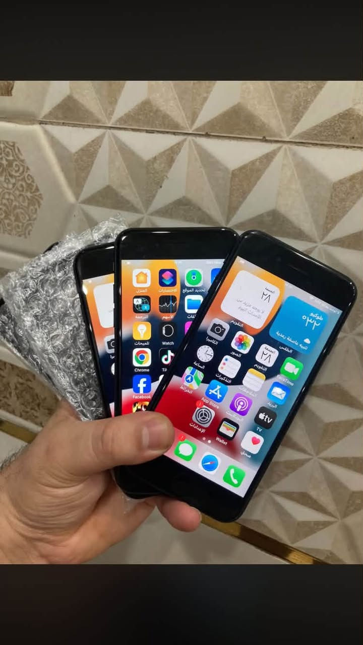 جميع الاجهزه شغاله واي فاي فقط قافل شبكه اتصال سيم كارت بعض الاجهزه تشتغل سيم كارت
ايفون 5.5s نظيفات جدا بصمه شغاله شغالات برامج القطعه 55 الف لا مصلح ولا مفتوح  العدد 17 قطعه 

ايفون 5c ازرك نظيف جدا شغال فقط واي فاي السعر 55 الف 

ايفون 7 نظيفات جدا بصمه شغاله ذاكره 32 يدعم جميع البرامج لا مصلح ولا مفتوح يدعم سيم كارت 100 الف

العدد قطعتين 

ايفون 6s ذاكره 64 نظيف جدا شغال واي فاي سيم كارت السعر 85 الف 

ايفون SE الجيل الثاني شغال واي فاي فقط قافل سيم كارت نظيف جدا  السعر 150 الف

اجهزه مشاكل بسيطه 

ايفون 6s بلص ذاكره 64 شغال واي فاي سيم كارت 

مشكله قاعده شحن مرات يشحن مرات لا فطر بسيط بالشاشه السعر 65 الف 

ايفونات 5s قطعتين شغالات شاشه مفطره قطعه 25 الف 

ايباد 2 شغال نظيف العاب شحنه كلش حلو السعر 50 الف 

ايبودات ابل جيل اول ثاني 

نظيفات القطعه 35 الف 

قطع الغيار 

ايفون 4 شاشات بطاريات كفرات شواحن

ايفون 5 بطاريات 

ايفون 6 شاشات 

واتساب ***********

يوجد توصيل

نص مكتوب في الصور:
- 11:29 منشور Hayder 11:28 م بغداد ٢٨ ٥ ٥ ص: ٢٦ ع: ٤٣ صافي الطقس الاثنين لا يوجد مزيد من الأحداث اليوم الاثنين ٢٨ التقويم FaceTime البريد الملاحظات التذكيرات الساعة الكاميرا TV البودكاست App Store الخرائط صحي Wallet الإعدادات ٢
- منشور Hayder
