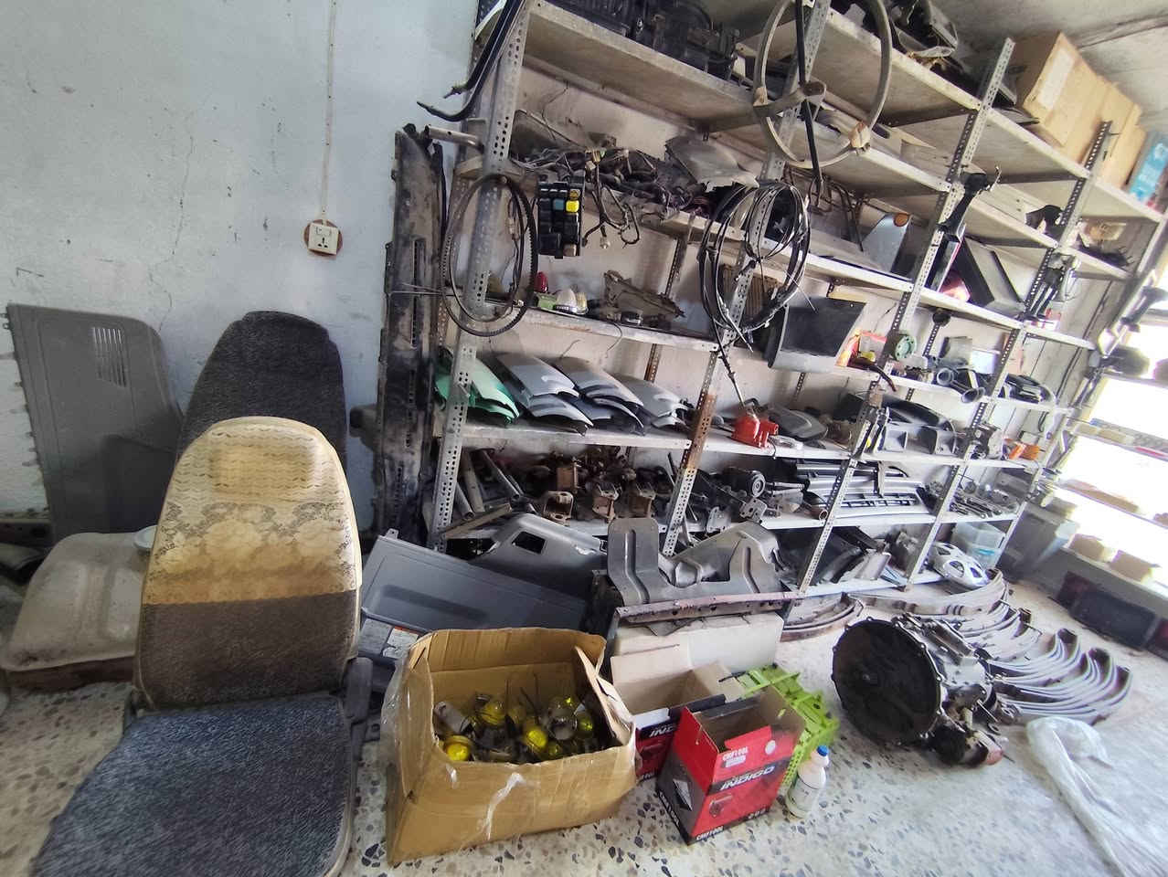 يتوفر لدينا مواد احتياطية تفصيخ و جديد هينو انكر طيرة شيطان 
 حيدر الزريجاوي عنوان المثنى مدينة الرميثة 
***********
