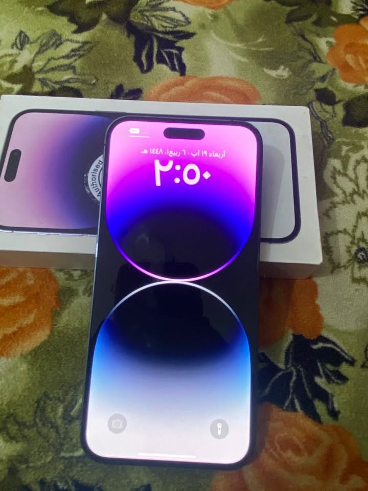 ايفون 📲 ١٤ برو ماكس للبيع فقط مستبدل بطاريه شحنه يخبل شرط والباقي كفاله السعر ٧٢٥ وبي مجال مكاني قلعه سكر *********** بي واتساب
