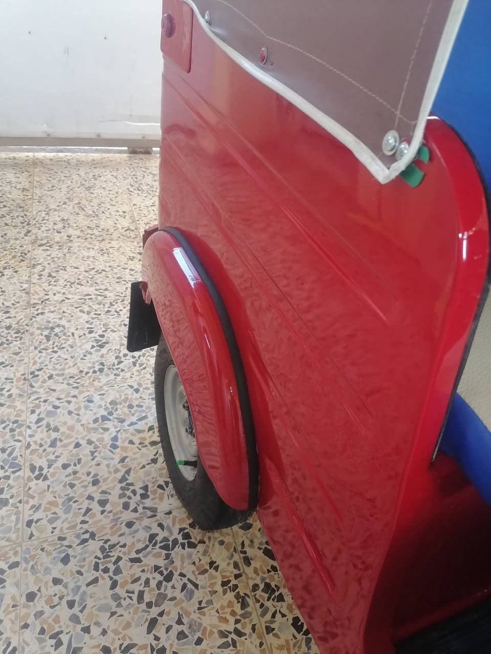 تكتك ٢٠١٨ بشهر 11 سمكره عامه وصبغ عام مكينه اكسل كلج وعينه كله كامل كله جديد ماعايزهه اي شي تخم تاير مقفوله عام سعرها 5400 وبيها مجال بسيط مابيها اي نقص كهربائياتهه شغاله *********** مكان كاطون مكتب بيروت

