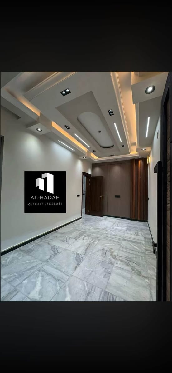 🏡دار حديث للبيع🏡
🔺 المساحة :150متر بناء مودرن مميز
🔻الواجهة:٥م. النزال: 30م 
🔹سنة البناء :2026 زيرو غير مسكون
🖱️بناء فوول درجة اولى مرمر + ديكورات
     🔶الطابق الارضي:     
       🔸️مدخلين 
       🔸استقبال
       🔸️صالة 
       🔸️مطبخ (حار + بارد)
       🔸️خدمات صحية 
       🔸️غرفة نوم كبيرة سويت
       🔸مناور + شلال
 
🔶الطابق الاول:  
       🔸️٣ غرف نوم كبيرة (سويت)        
       🔸️خدمات صحية 

📌موقع الدار/ حي البنوك قرب الشارع العام 
_____________________________________________
للاستفسار مراسلة الصفحة على الخاص 
او الاتصال على الارقام التالية:
☎️***********
📞متوفر واتساب+واتساب

او مراجعة⭕ مكتب الهدف للعقار ⭕
📍 عنوان المكتب: حي البنوك باتجاه الجسر مجاور مكوى ريحانه
