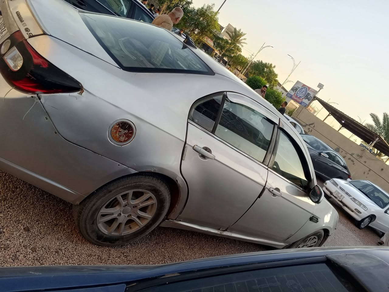 السلام وعليكم
1=عندي سياره ابيكا اللبيع 
2=موديل 2008
3=رقم سياره بغداد انكليزي 
4=مكان الفلوجه
5=سعره 45بيه مجال
6=سياره كشرهه  نضيفه حلوه مرتبه
بس شراي يتصل ع هذا رقم صاحب سياره 
رقم الهاتف ***********

نص مكتوب في الصور:
- الثلاثاء