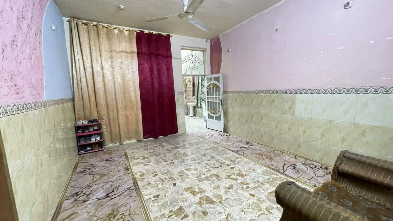 دار للبيع بلدية  مساحه ٢٢٠ م بي معاملة كاملة واصل للتخمين يتكون من ٤غرف نوم واستقبال وهول ومطبخ وصحيات عنوان حي العسكري شارع 80 خلف مدرسة سكينة السعر 97 و قابل للتفاوض
***********
***********
