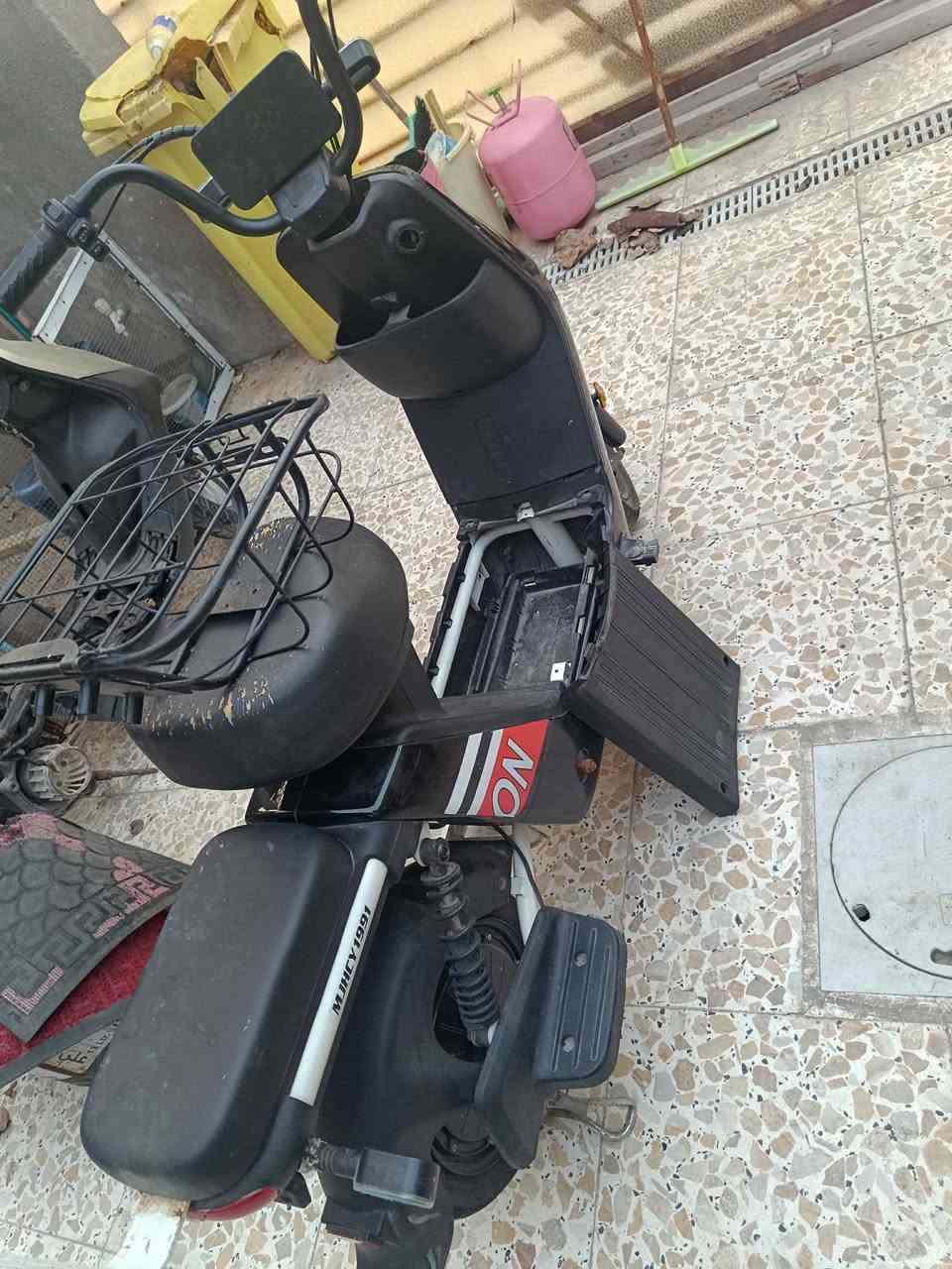 سلام عليكم
رقم ***********
دراجه شحن كلشي مابيه بس عوزه بطاريات 
وسعره 150دراجه نضيفه وحلوه وشراي يجي خاص وسهله
