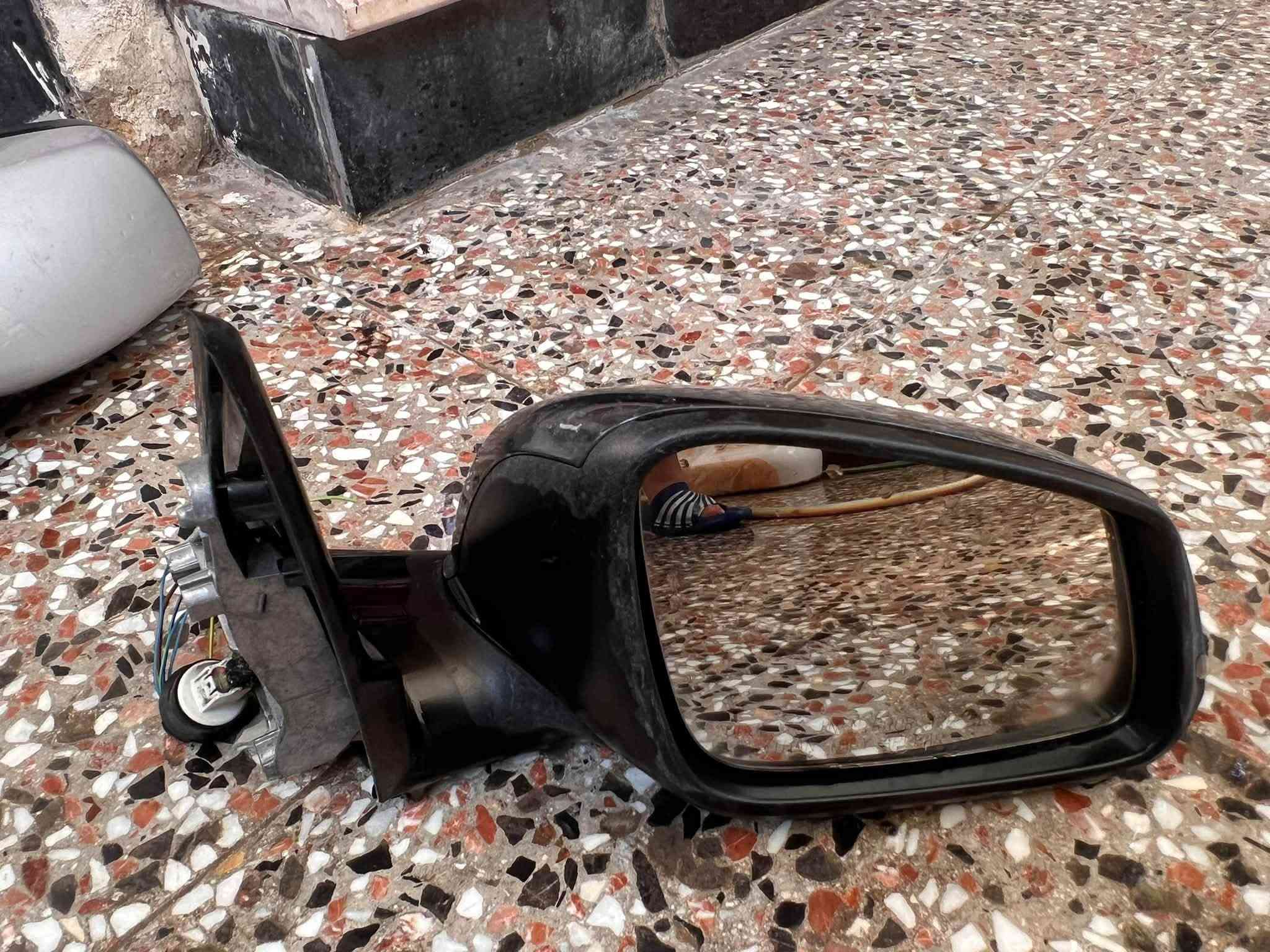 زوج مري e 90 شفط
زوج مري e60 شفط 
زوج مري x3 شفط 
وتك مرايه x1 حديث 
سعر الزوج50 الف فقط 
مكاني بغداد 
***********
