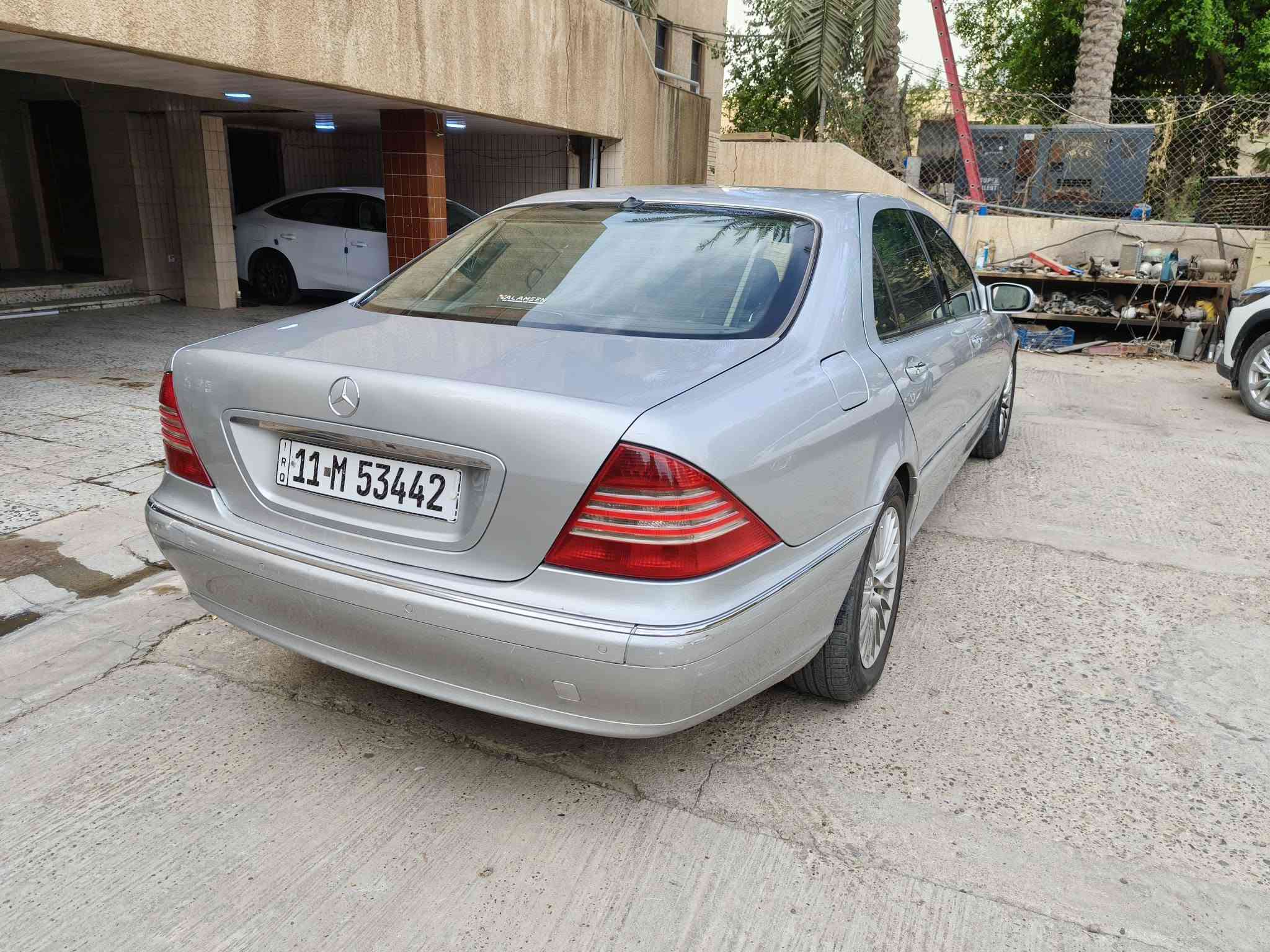 السلام عليكم 
مارسدس غواصة w220
s350. 2003 

فول مواصفات كفالة عامه عدا قطعه وحدة صبغ 

السعر 11000 دولار 
شدة و عشرة 
***********
