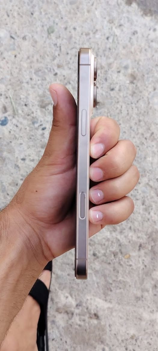 نعيد النشر سبب الوعود الكاذبه آيفون ١٦ برو ماكس
CH نموذج m
البطاريه ٩٠
الدورات ٤٥٠
النضافه ٩٩ 
الجهاز مكفول من كل الجهات ونطيك ضمان سبوع 
وغراضو كامله كلها معا كارتون وكيبل ونطيك راسيه هم من عندي مكاني موصل ايسر متوفر رقم بس اتصل لا تدخل واتساب فدوه اروحلك  *********** السعر مليون ونص وبي مجال بسيط
