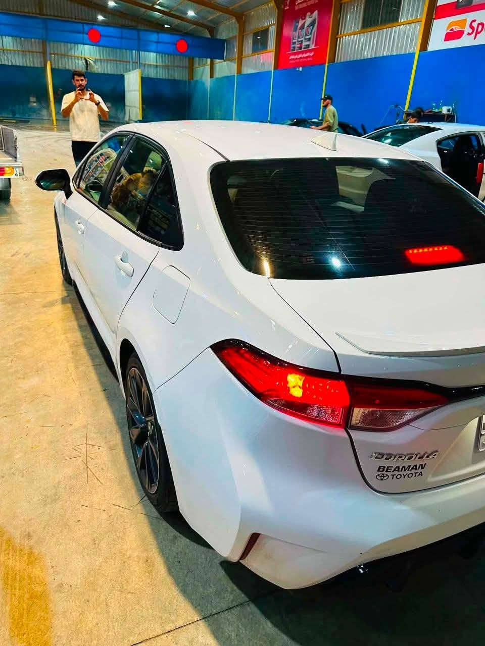 كورلا 2024 SE لون ابيض فول 1/1
السعر 124$ وبيها مجال 
تترقم جميع المحافظات 
تبريد كفالة 
حدادية صدر كفالة
كير + مكينة كفالة 
تشغيل بصمة + بصمة ابواب
شاشة كبيره + ابل كار بلي 
رادرات 360  امامي و بالمري الجانبية
ويل كروم 
دبل كزوز 
داخل لونين VIP 
فول تحكمات ستيرن
وباقي مواصفات الـ SE والضرر بل مزاد مرفق 

للأستفسار ***********
