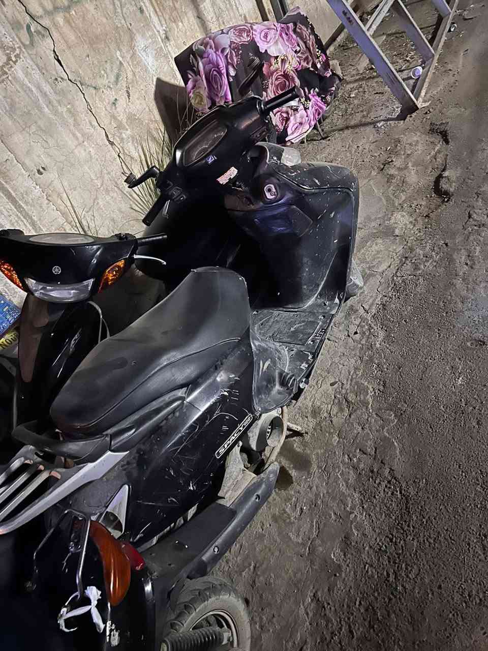السلام عليكم دراجه سبيسي للبيع دراجه حلوه ونضيفه شغاله سلف وهندر كابريتر حديد وكلشي بيهه جديد المكينه مفتوحه مره وحده ومجفته تجفيت مضبوط سعره 150وبيهه مجال للتواصل*********** واتساب فقط

