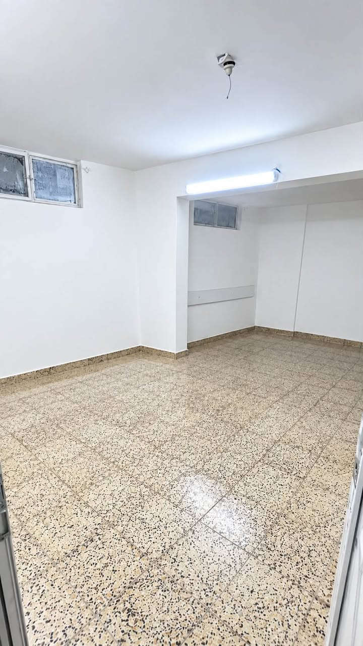 قاعات للايجار مع صحيات ومطبخ في سنتر طريق بغداد قرب أسواق غندوره على شارع العام تصلح
للعيادات

والشركات والمراكز التعليمه 

لتدريس الخصوصي 

والمكاتب 

لمعرفه السعر اتصال بل رقم 

***********

متوفر واتساب ايضا
