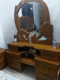 غراض غرفه للبيع ميز تواليت جربايه راس جربايه بوفيه  سعر 200 مبرده 70 ك...