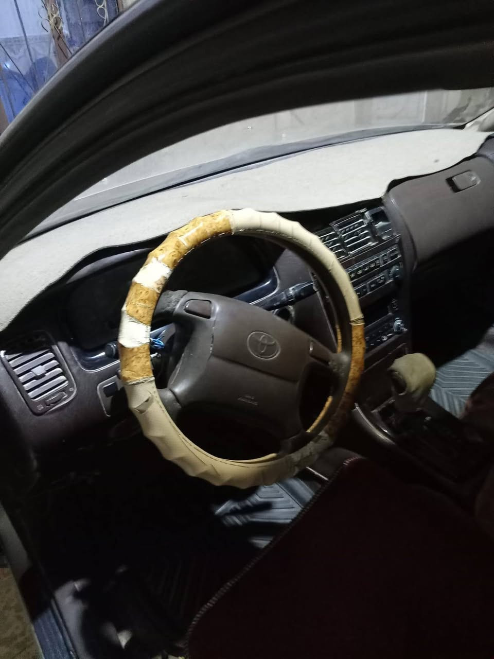 سلام عليكم سياره للبيع كرستا موديل 2000 مكفوله كفاله عامه محرك وكير وسنويه باا سمي تنتهي سنه 2029 سياره نضيفه على حسب الأصول سعر 55 وبيها مجال  رقم تواصل ***********
