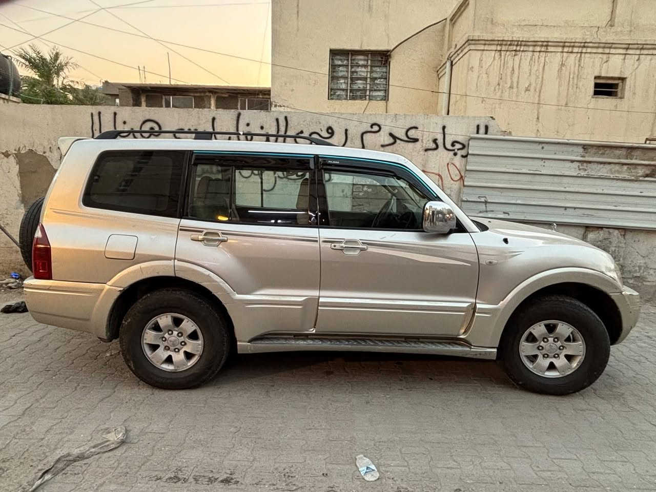 السلام عليكم اخوان باجيرو  خليجيه موديل ٢٠٠٧  بدون صبغ  بدون حادث بيهه شويه جراد بلبنيد  تخم تاير جدبد رقم مميز   ٤ ارقام  بأسمي  تريد حداديه  مكاني بغداد للبيع ٧٥ وبيهه مجال ***********
