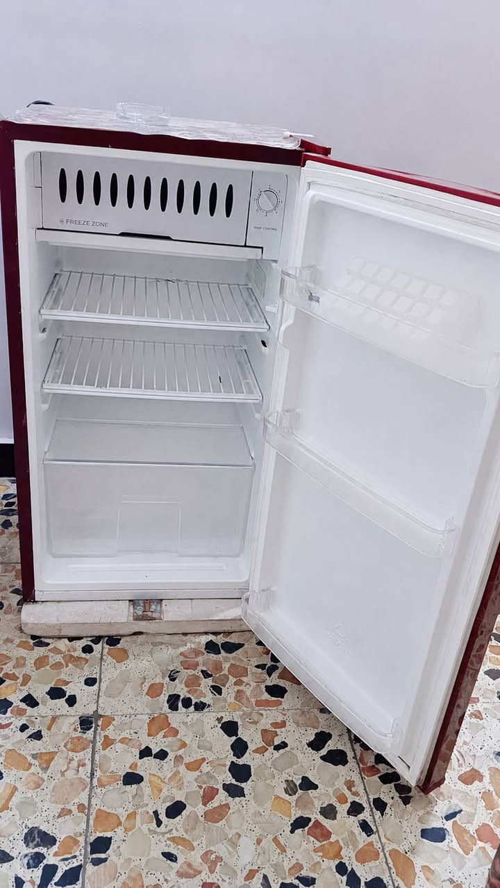 ثلاجه سعر 125 الف وبيها مجال
عنوان بغداد حي جهاد 
راسليني وات ساب ‏‪***********‬‏
