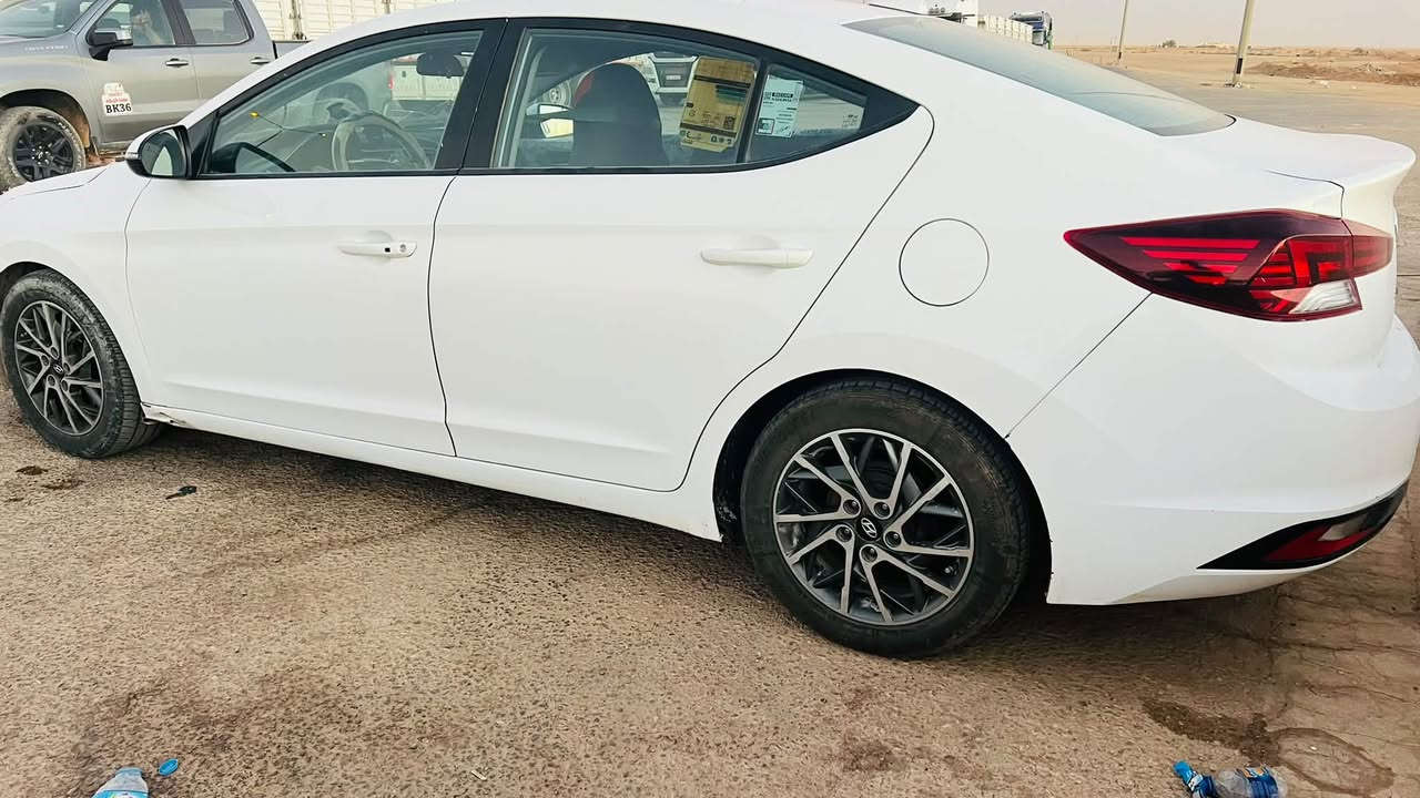 هونداي الانتره وارد امريكي رقم معوقين تتحول ب 27 وكاله عامه موديل ٢٠ بيهه رش جاملغ و بنيد بدون دواخل فول موصفات بصمه تشغيل +بصمه ابواب فتحه الاتصال ع ***********
