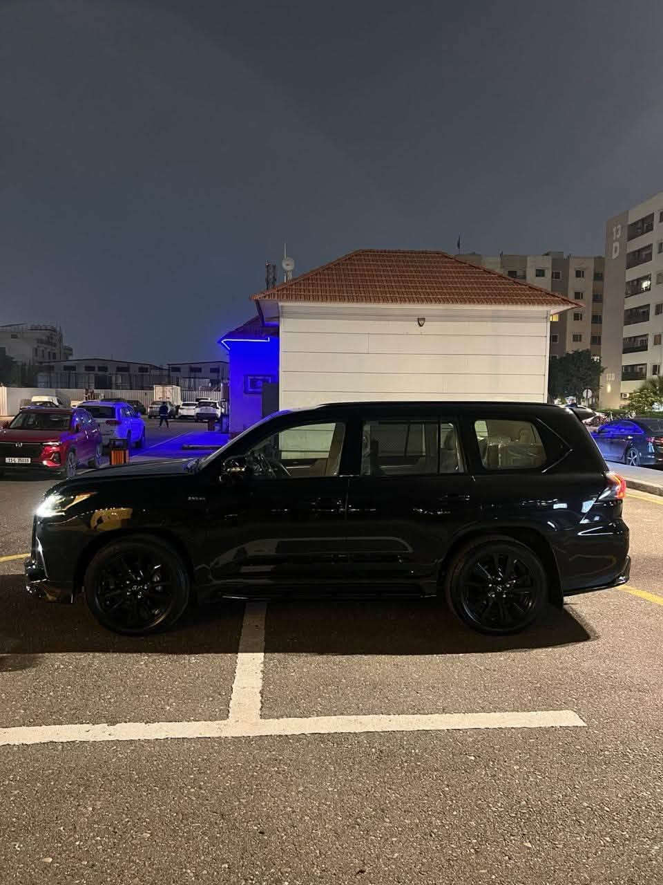 السلام عليكم
لكزز  LX 570 كورو اصلية 
2019 رقم بغداد 
مواصفات كورو 
داخل بيجي 
خمس كامرات 
داتا شو 
حساس خلفي امامي 
رادار 
رادار نقطه عمياء
كشن كهرباء خزن
كشن تدفأه تبريد 
محرك ٨ سلندر ٥٧٠٠ 
سلايد 
سماعات بالتكم والباب الخلفي 
شاشات خلفيه
تبريد منفصل 
بردات جانبيه 
جكات 
باب خلفي كهرباء 
باقي المواصفات معروفه 
السيارة مكفولة كفاله عامة من الصبغ والبارد والتبديل 
السعر 65500 $ وبيه مجال 
الاستفسار/ ***********
مكان السيارة بغداد
