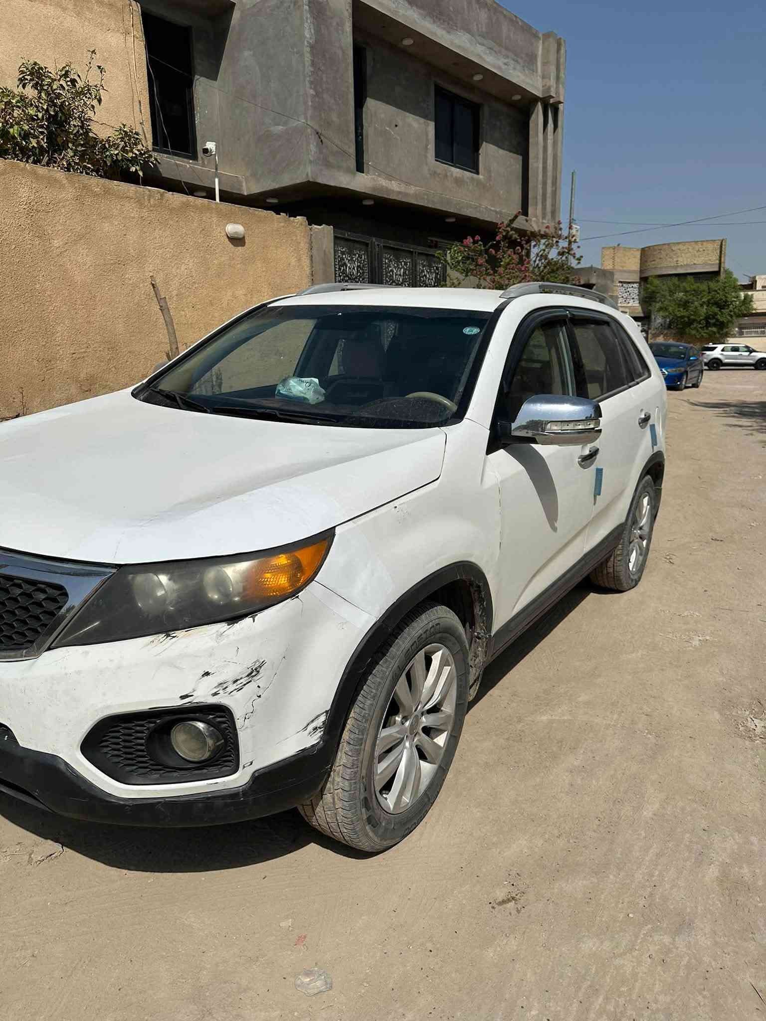 ب (125) وبيها مجال
سورنتو 2012 وارد خليجي 
سنوية بأسمي تحويل مباشر ثاني يوم رقمها اربيل 
سبعة راكب
٤ سلندر 
سيارة تحكم ستيرن وتشغيل بصمة يعني نص فول  
ضررها خمس قطع صبغ وصورة الحادث الي من ضمن القطع المصبوغة كدامكم
سعرها  (125) وبيها مجال 
مكانها بابل الحله 
الخاص مفتوح
رقم الهاتف ***********

