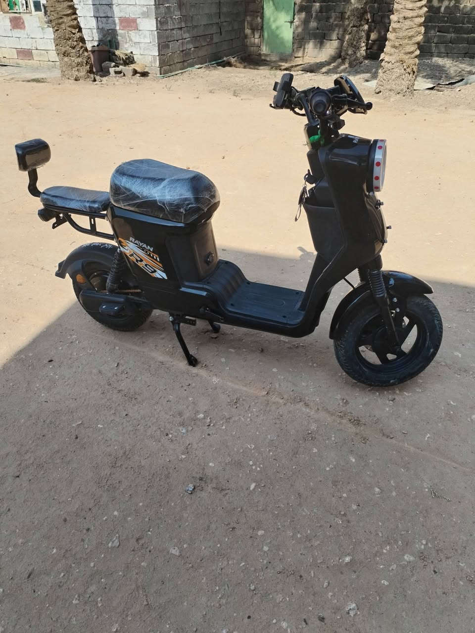 سلام عليكم R9 شركت الريان لبيع صارله سبوع من طالع
السعر 700 وبي مجال
الرقم ***********

