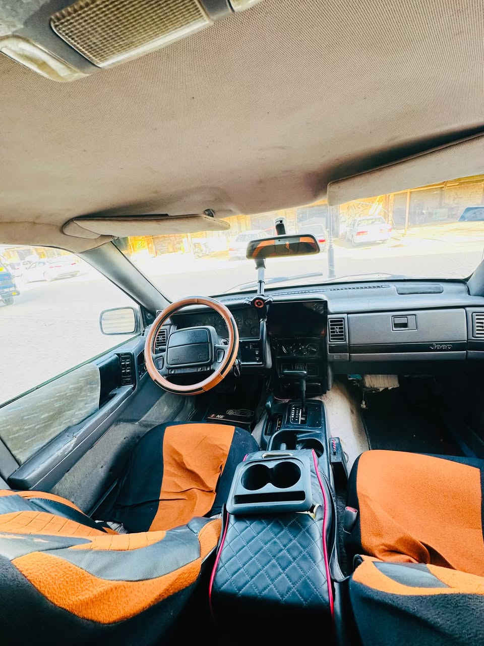 جيب شيروكي موديل94
اقره المنشور الأخير 👇🏼

محوره مكينه وكير ياباني 6 اسلندر vvt300 اشك الكاع نهضه وعزم قوي كلش 
سياره كفاله عامه من ضربه ولصبغ 
حداديه جديده فلنجات ودسكات ودبلات ولوي جدد توني شادهن وصدر ولحداديه لوره بعدهن بكراتينهن ماشادهن تجي وتشوفهن سياره اي نضوح مال دهن ماكو مكينه وكير وبور وجعمقه سياره حيل متعوب عليه 
تخم تاير جبلي توني شاده  دعاميه درع 
تبريده كامله من ثلاجه مال راس ثور وراديتر وكمبريسر  نقصه بس تمد بواري  منضومه زنون ابو 100$ شادله كهربائياته من طول للطول كله شغاله حته لماسحه مال جنطه ولماطور مال المري الجانبيه  كلشي شغال 
سياره بسمي رقمه انكليزي ثاني يوم اداورلك حته غرامات ماعليه 
سياره حيل متعوب عليه ومال جناي  
وترايك وين مايعجبك 

سعره 60 $ وبيه مجال 

***********

نص مكتوب في الصور:
- *********** ***********