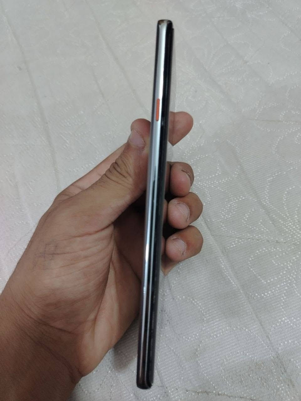 تكنو گمون 40 برو 5g *TECNO CAMON 40 PRO
💫الشاشة6.78 بوصة - 144 هرتز - AMOLED
💫الذاكرة 256 الرام 12 + 12
💫الكاميرا50 + 8 ميجابكسل
💫المعالجMediatek Dimensity 7300
💫البطارية والشحن السريع 5200 مللي أمبير - 45 واط
🌟 المگان بغداد مشتل 
🌟السعر 350 الف بدون عمله
🌟الجهاز حيل نضيف بي فقط هاذا الزلغ الي يم قاعدة الشحن 
🌟بدون كارتونة 
🌟رقمي ***********
