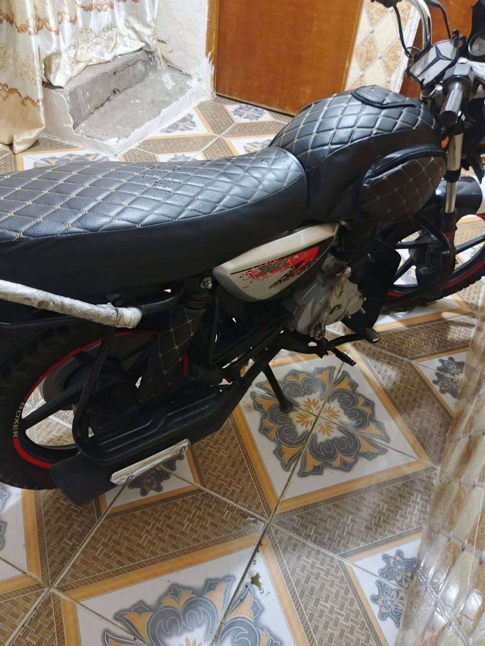 سلام عليكم دراجه بوكسر رقم وسنويه دراجه نضيفه ومتروكيه وضاله بل بيت محد يستعملها دراجه تخبل رزانه ومكينه وشلعه مكانها العشار رقم الهاتف ***********
2023سعرهه 1850وبيها مجال 
سلام عليكم دراجه بوكسر رقم وسنويه دراجه نضيفه ومتروكيه وضاله بل بيت محد يستعملها دراجه تخبل رزانه ومكينه وشلعه مكانها العشار رقم الهاتف ***********
