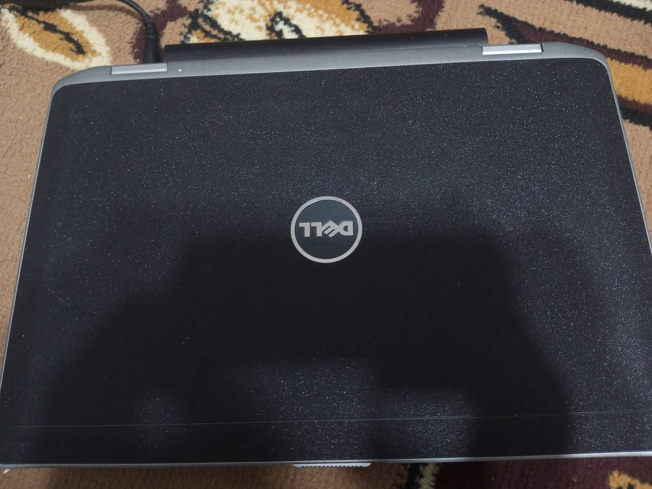 السلام عليكم 
حاسبه DELL 
core i5 جيل ثالث
النظافه 90% وتحكمها خفيف وسلس وصوتها عالي كدامكم
هارد HDD 320GB
رام 8
بس بطاريتها تعبانه
سعرها 85 وبيها مجال قليل
*********** رقمي بي واتساب او خاص
