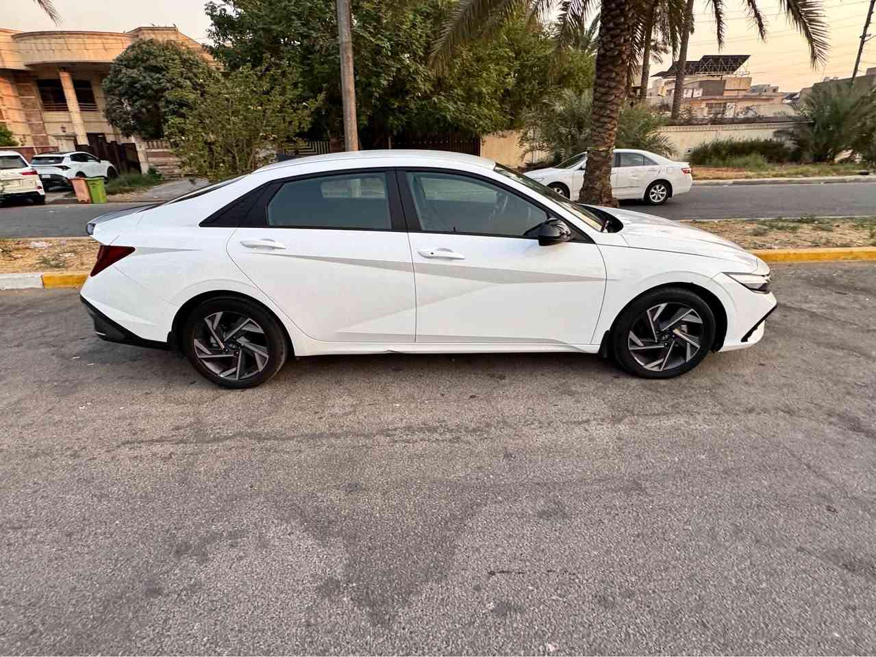 السلام عليكم

هونداي النترا 2025 SEL SPORT
بدون رقم  تترقم شمالي فقط 

رقم كاتي يعني بدون رقم 

وارد امريكي حادثه بنيد وشويه من الجاملغ فقط بدون دواخل 

السيارة على وضع الشركة

  

المواصفات:بصمة-بصمة ابواب-تشغيل عن بعد

رادار امامي-رادار جانبي-تحديد مسار-قيادة الية

جنطه ذكية-مود درايف-محرك 2000 دوش

ويل كب بلاك-فول تحكم ستيرن-شاشة كبيرة

كامرة دوارة-اوتو بريك-LED أمامي- لايت عدسات

ماشية 17 الف بلوتوث-ABS-USB

المكان بغداد السيديه 

للتواصل والاستفسار :*********** 
واتساب فقط *********** بغداد, العراق
