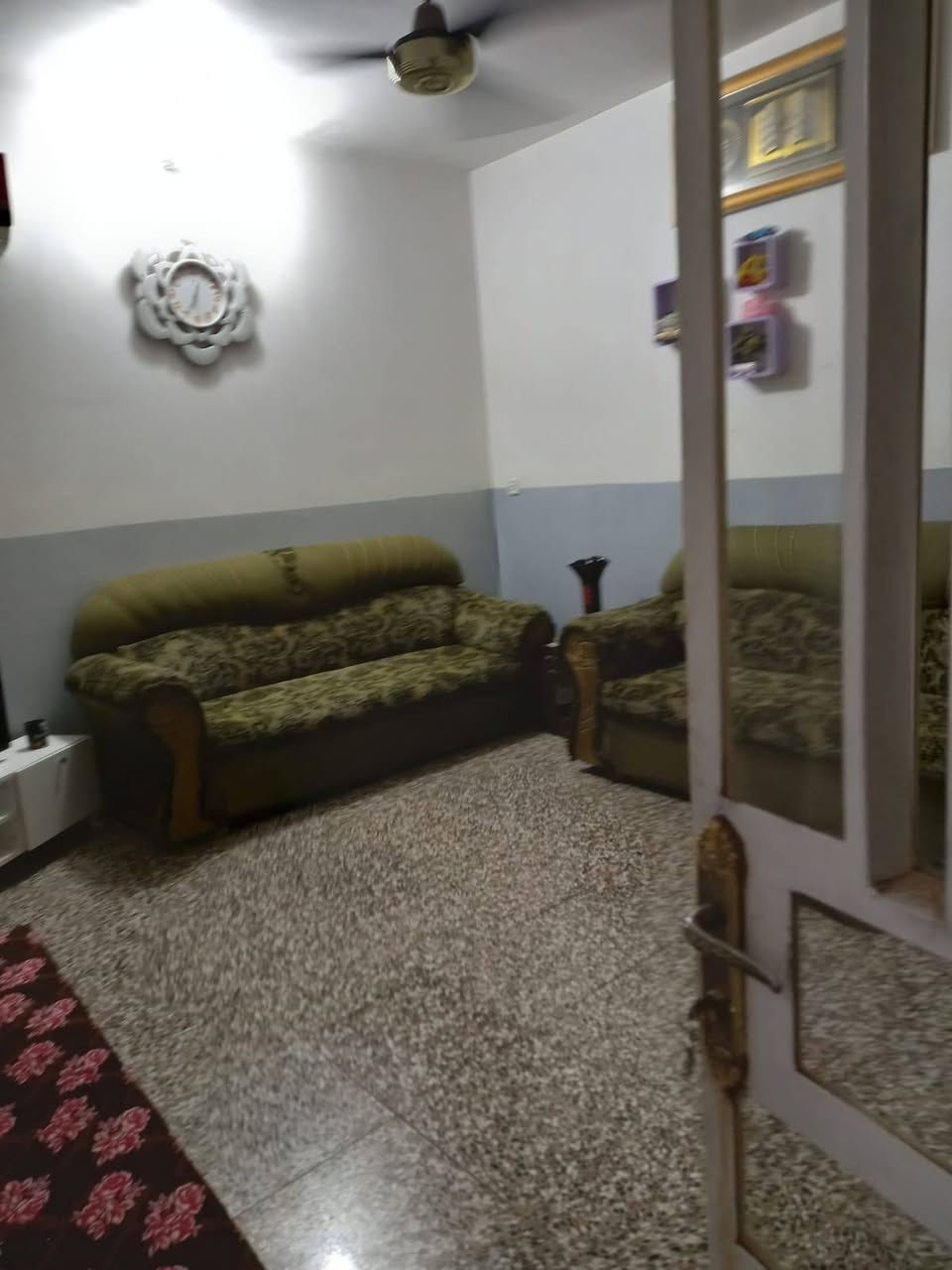 للبيع بيت 50 متر ركن طابقين
يحتوي على استقبال
مطبخ
2 غرفة نوم
مربع 3000 خلف مطعم حجي حسن 
***********
