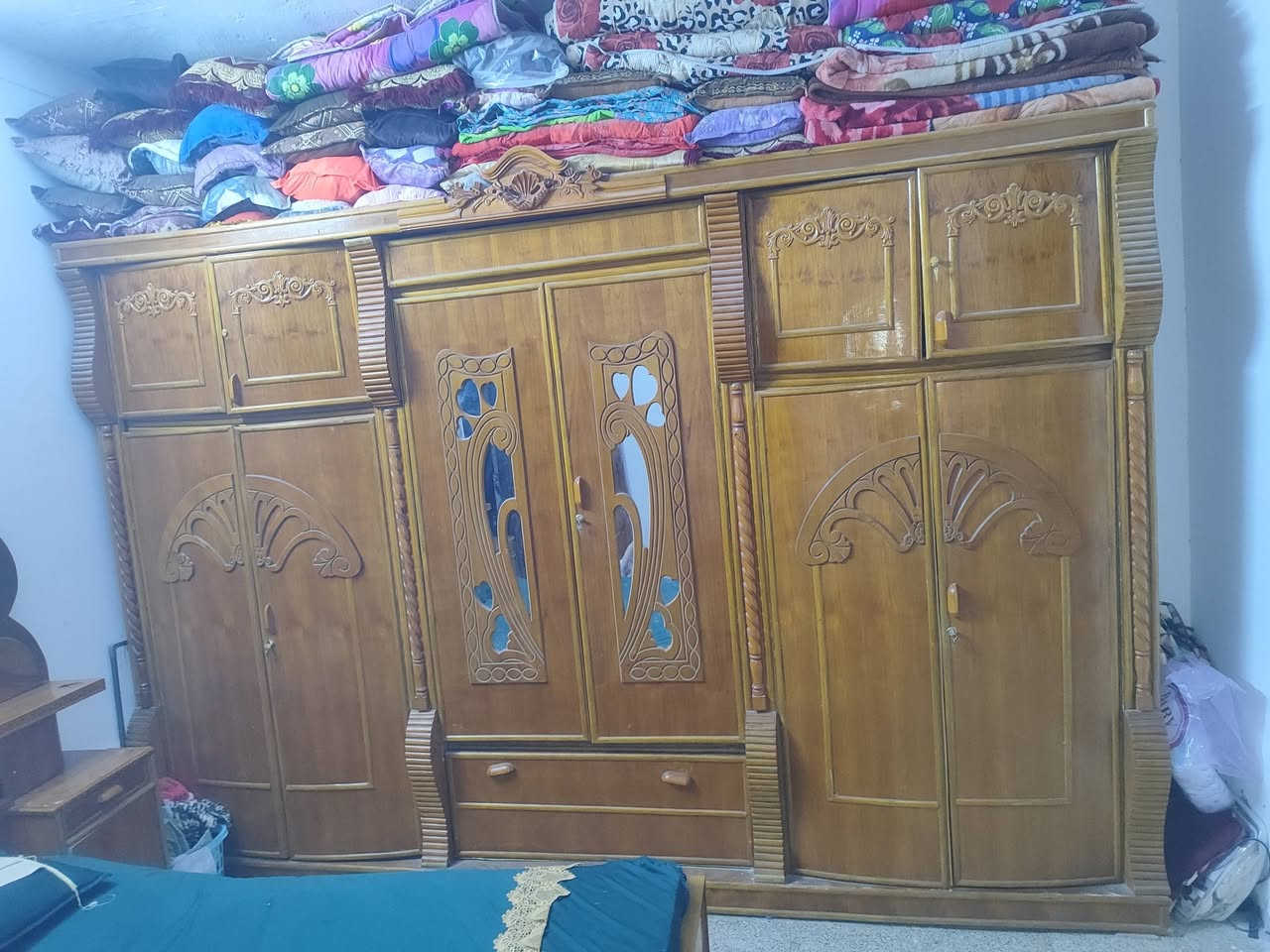 السلام عليكم غرفة نوم للبيع كاملة مكان الديوانيه 
***********
