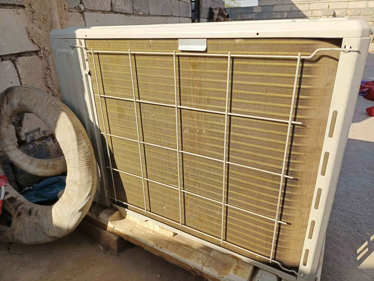 سبلت 2طن جبسون القطعه الداخليه بروو جبيره مستخدم موسم واحد فقط 
 بعده جديد للبيع رايده 500وبي مجال كلش قليل ***********
