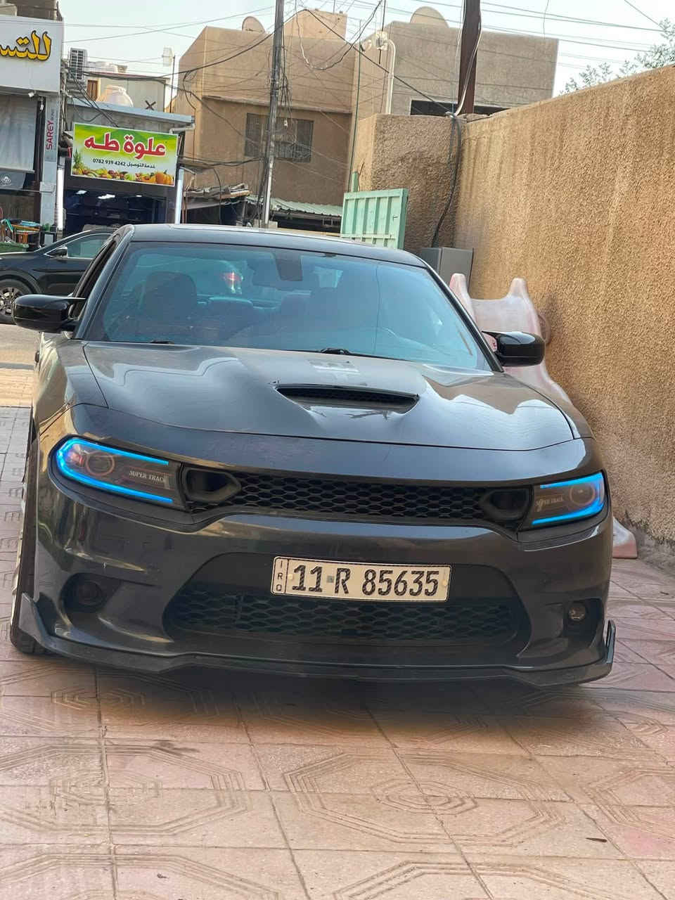 دوج جارجر ٢٠١٩ ارتي سوبر تراك باك فول مواصفات.
السياره ماشيه قريب ال٧٠ الف ميل. 
المواصفات : 
فتحة سقف (سلايد) 
تشغيل عن بعد 
جلد 
كرسي كهرباء سائق 
وباقي المواصفات المعروفه 
الاضافات: 
كت اس ار تي بلادي اصلي 
ستيرن rbm 
فجوج بريمبو 
فلنجات رياضيه 
تفريغ حجر برمجه كامله 
راديتر٣ سراوات ولف حماوه ٨٢ وبنكه دبل مروحه مال اس ارتي يعني انسى حماوه. 
كزوز وزارع بوابات من علي وادي كتم ١٠٠٪؜ ب ٤٥٠$ 
مازدات super track زنون اصلي. 
ويل ٢٠ تايرات جدد 
….. 
السياره مابيها اي نقص قبل شهرين صدر امامي خلفي كامل من ميزانية العماد 
كير محرك مكفول 
الحادث: 
تخريب صفحه الصور مرفقه 
بدون دواخل بدون ايرباك بدون شاصي بدون لغد برغي من البجم ممفتوح وبيها سونارات ثنين 
السعر ٢٠٥ بيها مجال للشراي 
تواجد السياره بغداد نفق الشرطه 

***********
