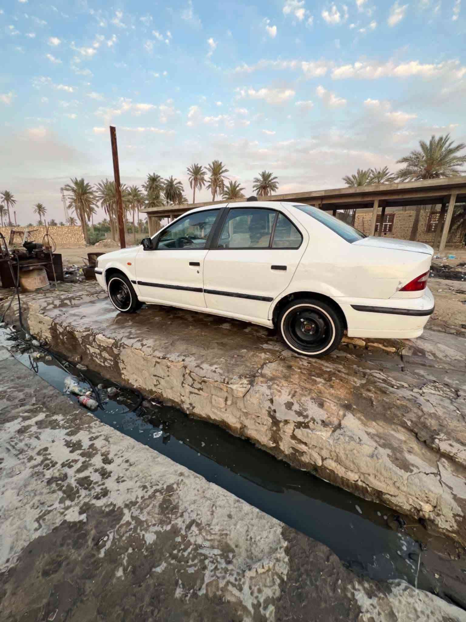 السلام عليكم 
#سمندـللبيع
الموديل ٢٠١١ محدثه ٢٠١٧ 
رقم بابل انكليزي 
السياره كفاله 
تبريد ثلج حداديه جديده 
تخم تاير الكدام جديد 
مداور ثاني يوم 

السعر ٣٨ وبيها مجال 
الاتصال على الرقم *********** 
اتصال او واتساب متواجد
