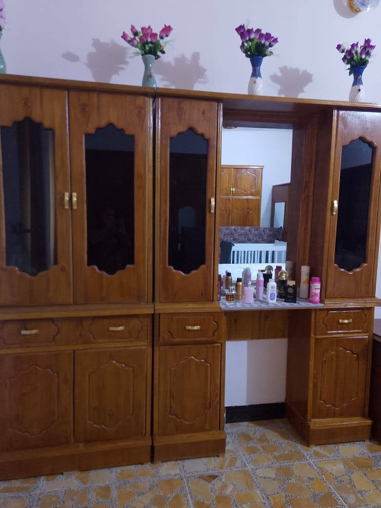 غرفة نوم احطاطه للبيع سعره
مليون ونص وبيه مجال 
***********
