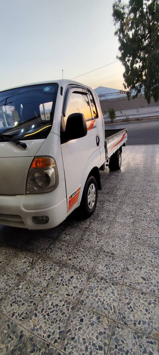 كية للبيع موديل 2011 محرك 3000 عادي جديد بدون صرف بدون تبخير رقم صلادين انكليزي سعر 93 عنوان موصل جانب الايسر رقم الهاتف *********** /***********
