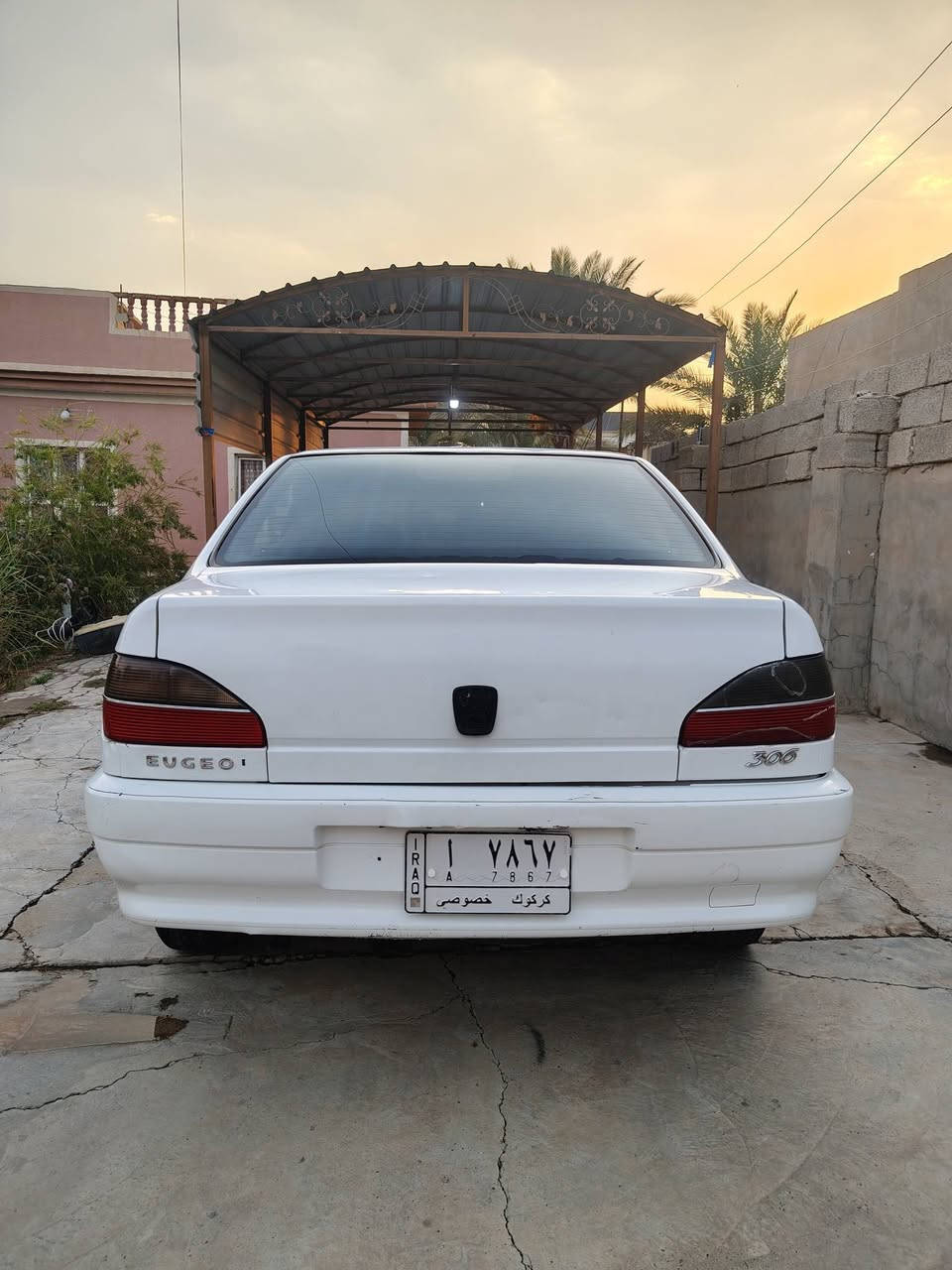 السلام عليكم 
بيجو 306  2002
كركوك مشروع وطني شرط التحويل 
كير ومحرك وتبريد شرط
صدرها يريد شوية ترتيب 
قطعتين صبغ الباقي بلاد
كهربائيات كلها بلاد 
ترهم مراوس حسب القناعة 
السعر 42 وبيها مجال 
مكاني العلم
***********
