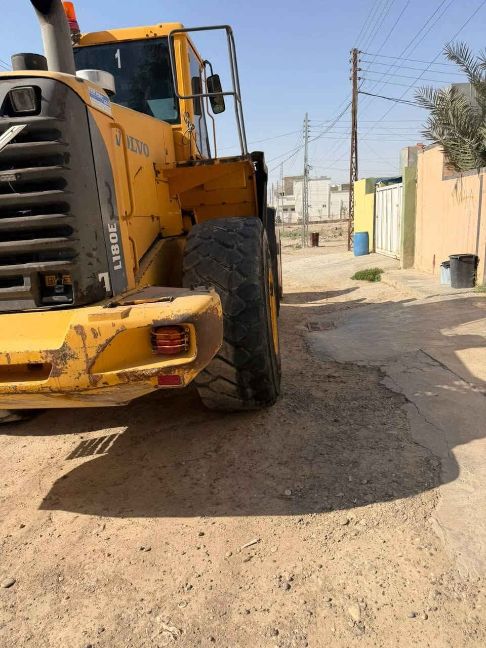 شفل للبيع 
Volvo 
حجم L180
موديل ٢٠٠٥ دخولية ٢٠١٩ بصرة
نظافة فول 
***********
