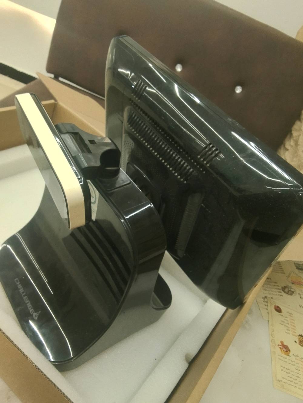 سلام عليكم كاشير مطعم سستم كامل مابي شي نقص بس شاشه مابي اي شي سعرهه 350الف وبي مجال عنوان السيديه وتساب ***********