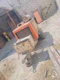 كمبريسر  اسوزه للبيع شغاله السعر 15 ورقه مكان بغداد جكوك  07738026011