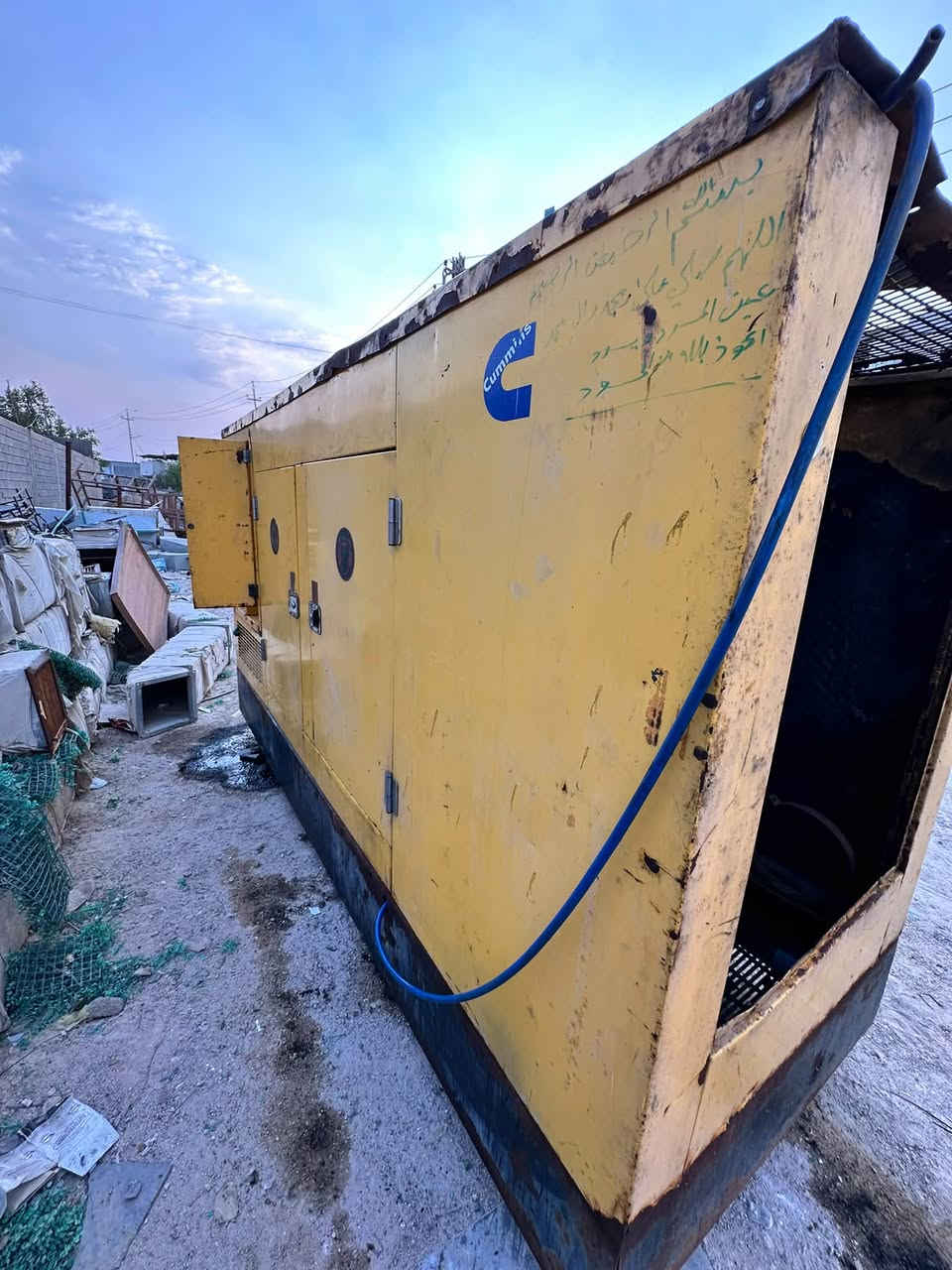 للبيع مولد كمنز 102 كاتم 100 كيفي راس توليد لوري سمر السعر 40 ورقه وبيها مجال للشراي مكاني البصرة شط العرب ***********
