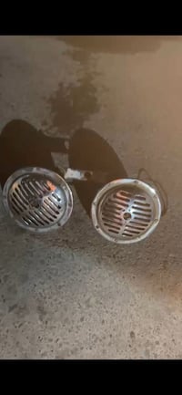 هورنات • جنح