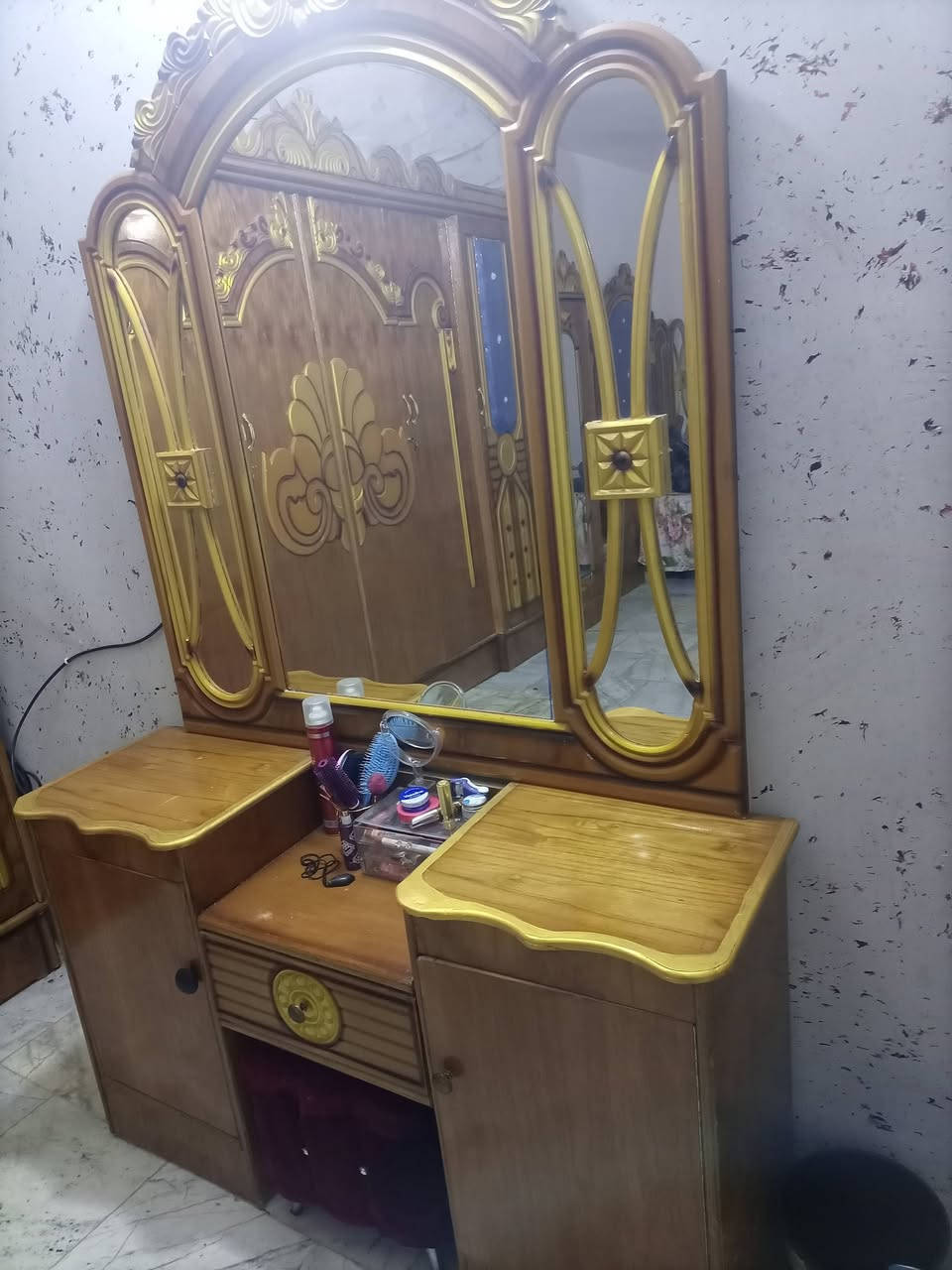 غرفة أخشاب جديدة للبيع سعر 500 بيع مستعجل مكان كربلاء ***********
