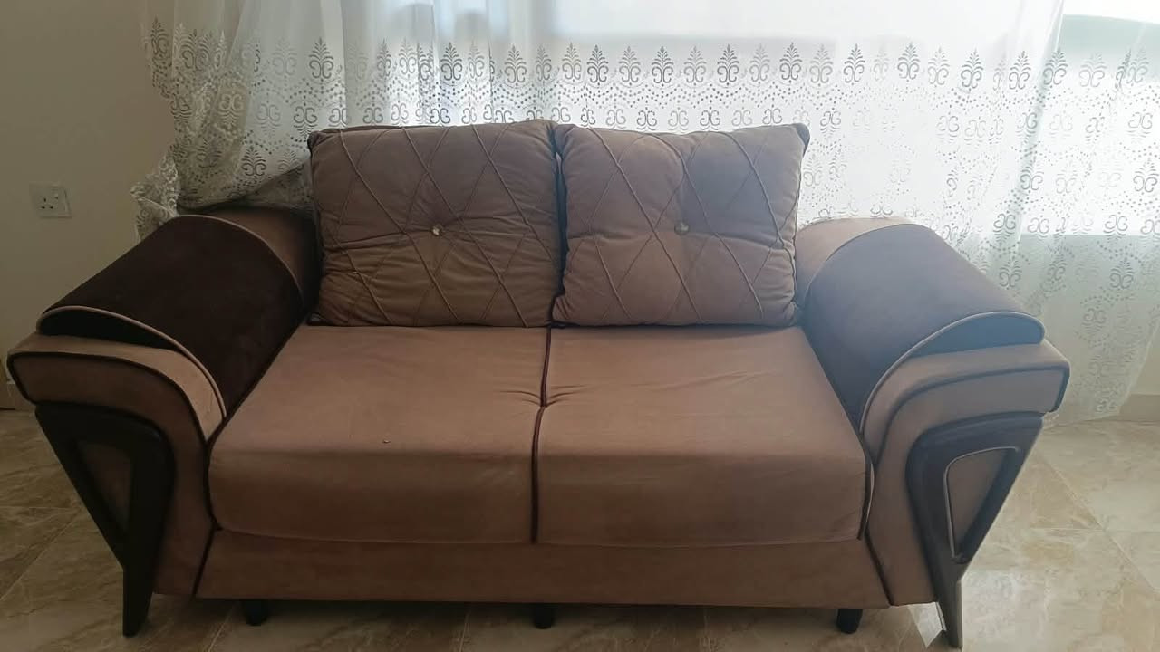 طقم كنب • مستعمل • ٤ قنفات و٢ كراسي